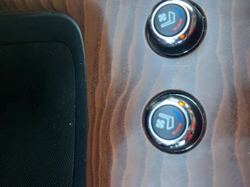 Used 2019 Nissan Pathfinder Platinum image 35