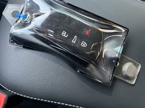 Certified 2025 Volkswagen Tiguan S image 31