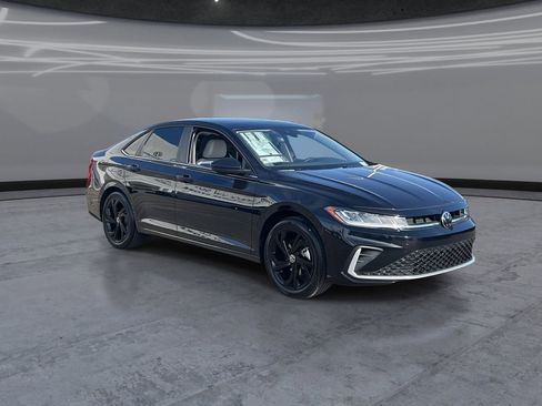 New 2026 Volkswagen Jetta SE FWD image 2