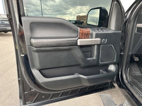 Used 2016 Ford F150 Platinum w/ Equipment Group 701A Luxury image 16