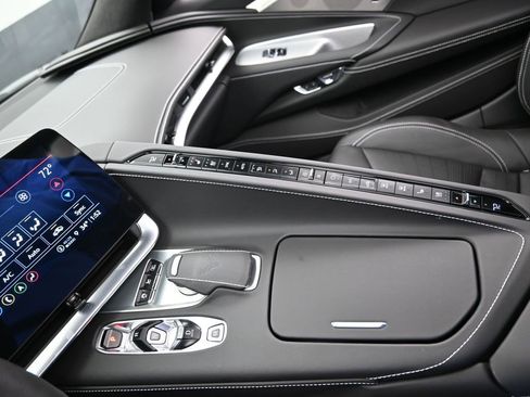 Used 2023 Chevrolet Corvette Stingray Premium Conv w/ Z51 Performance Package image 23