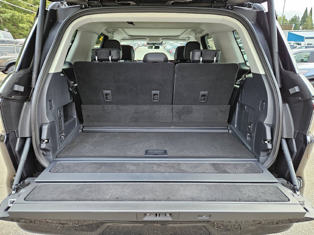 New 2027 Lincoln Navigator Reserve AWD/4WD image 11