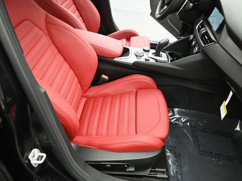 New 2026 Alfa Romeo Giulia AWD w/ Driving Assist Package image 28