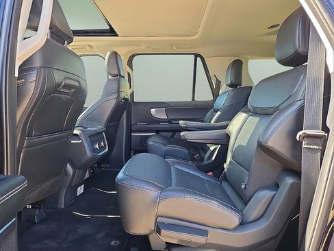 Used 2025 Ford Expedition Max Platinum image 16