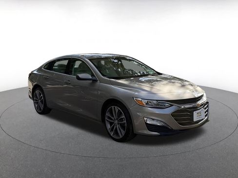 Used 2024 Chevrolet Malibu LT image 1
