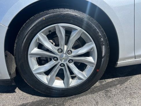 Used 2021 Chevrolet Malibu LT image 23