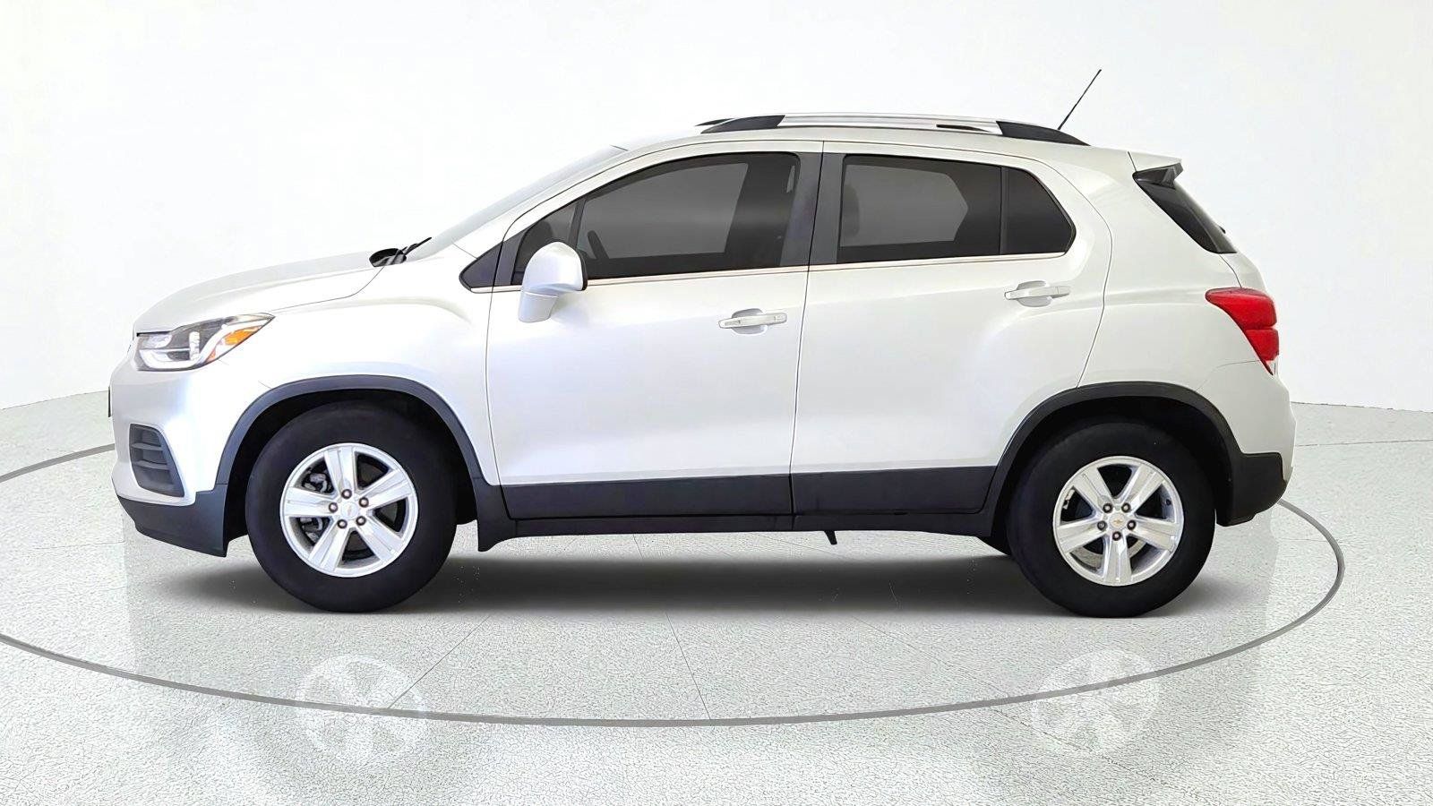 Used 2020 Chevrolet Trax LT w/ LT Convenience Package FWD image 5