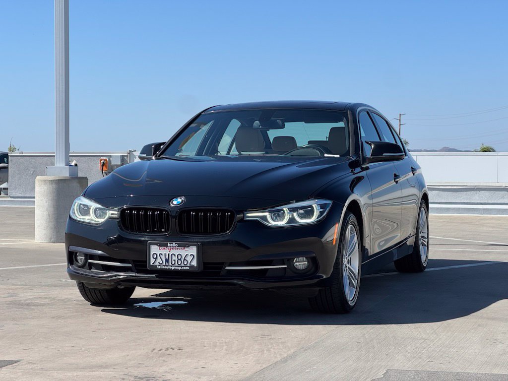 Used 2018 BMW 330i Sedan w/ Convenience Package RWD image 4