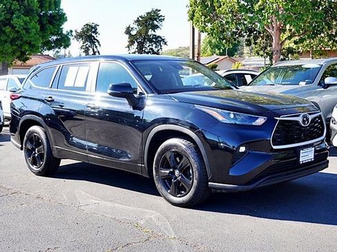 Used 2024 Toyota Highlander LE image 6