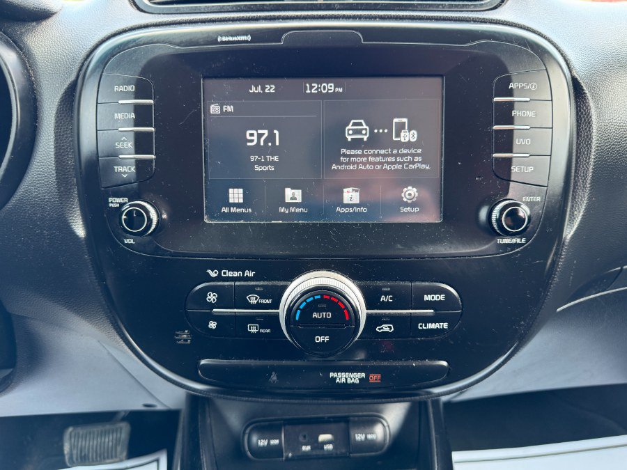 Used 2018 Kia Soul + FWD image 22