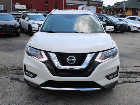Used 2019 Nissan Rogue SV w/ Sun & Sound Touring Package AWD/4WD image 10