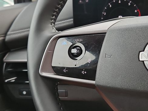 Certified 2025 Nissan Murano SV AWD/4WD image 19