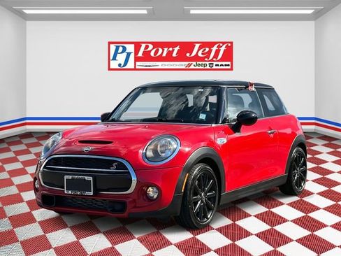 Used 2019 MINI Cooper S image 1