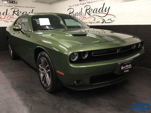 Used 2018 Dodge Challenger GT image 3