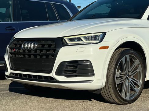 Used 2019 Audi SQ5 Premium Plus w/ Premium Plus Package image 39