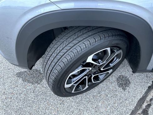 New 2025 Chevrolet Trax RS w/ Sunroof Package image 23