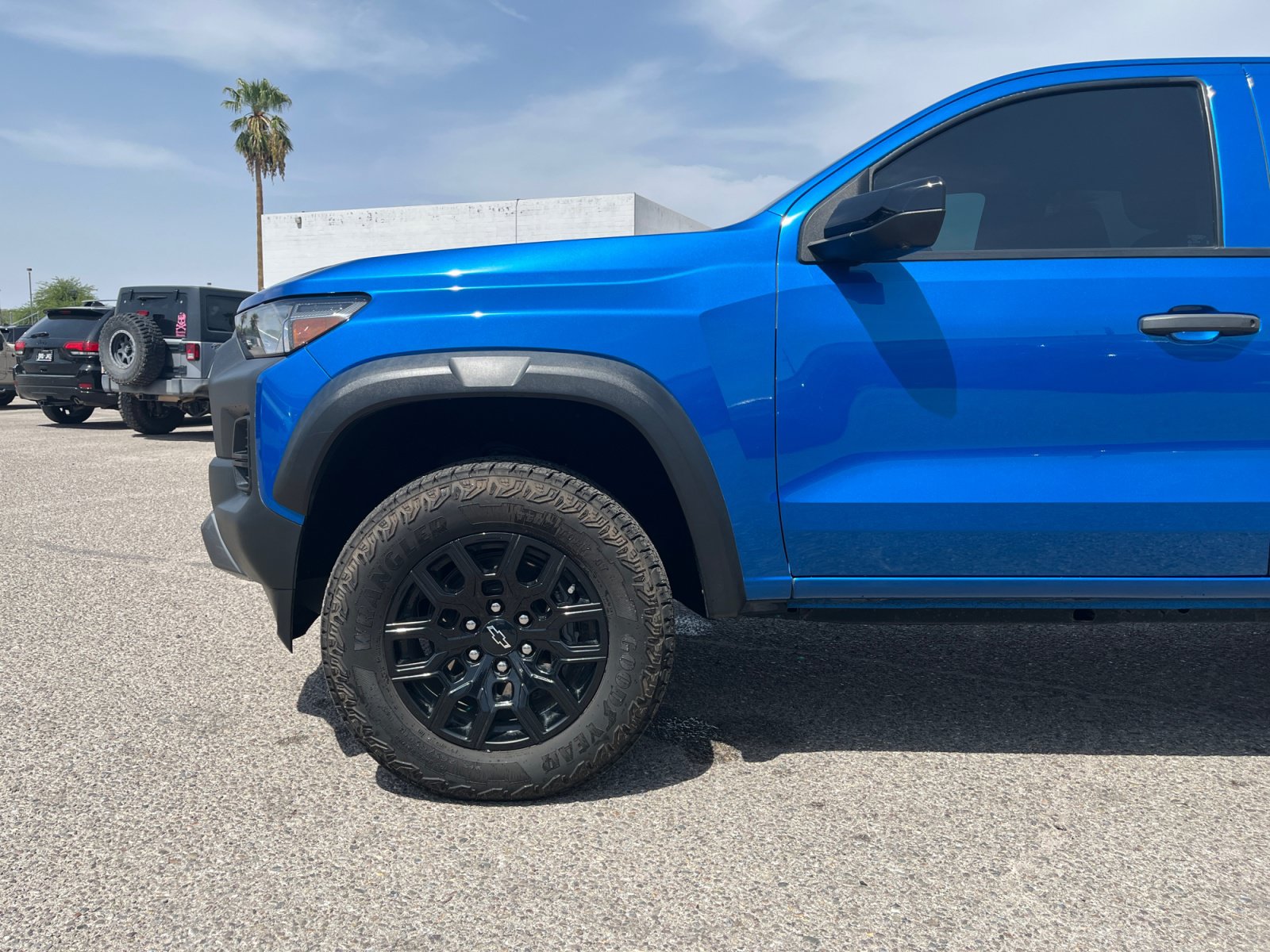 Used 2024 Chevrolet Colorado Trail Boss w/ Technology Package AWD/4WD image 11