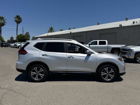 Used 2017 Nissan Rogue SL FWD image 11
