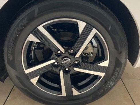 Used 2025 Nissan Sentra SV image 30