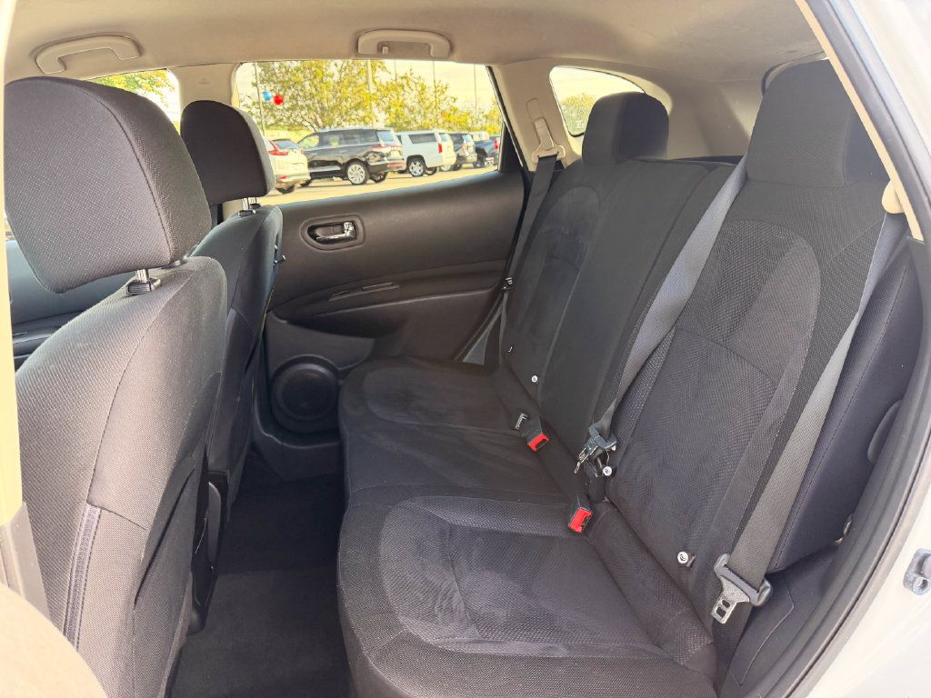Used 2015 Nissan Rogue S w/ Convenience Package AWD/4WD image 17