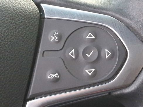 Used 2023 Chevrolet Traverse LT image 22