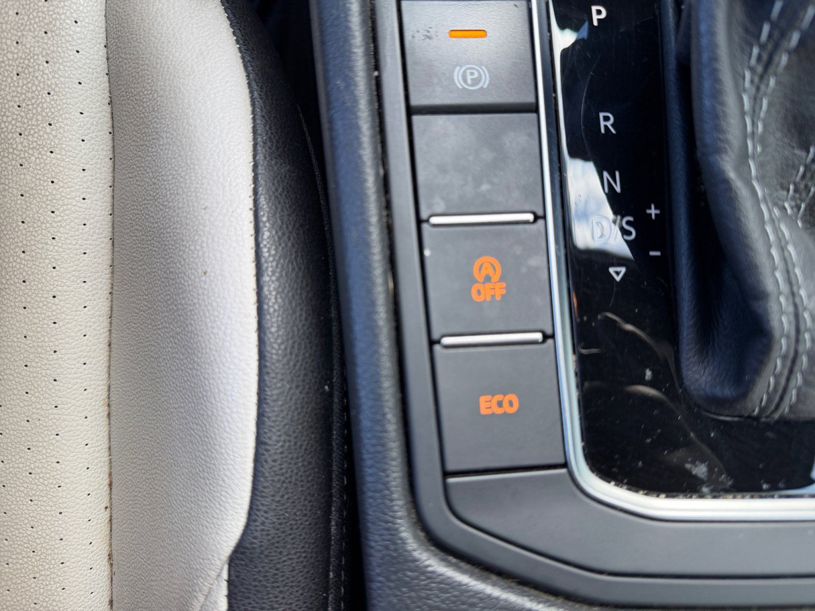 Used 2019 Volkswagen Jetta R-Line FWD image 24