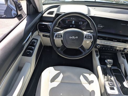 Used 2025 Kia Telluride S image 16