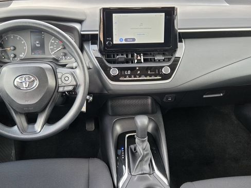 Used 2025 Toyota Corolla LE FWD image 16