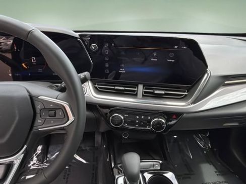 Used 2026 Chevrolet Trax ACTIV w/ Sunroof Package FWD image 10