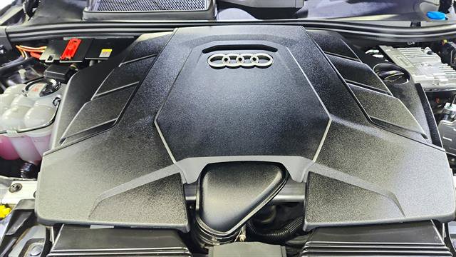 Used 2025 Audi Q7 3.0T Premium Plus AWD/4WD image 37