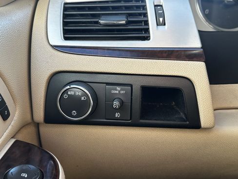 Used 2011 Cadillac Escalade ESV Premium image 15