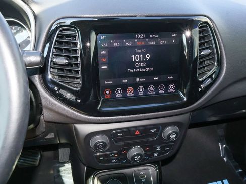 Used 2019 Jeep Compass Limited AWD/4WD image 16