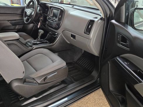 Used 2017 GMC Canyon 4x4 Extended Cab w/ Convenience Package image 12