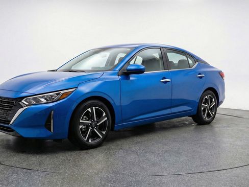 Used 2025 Nissan Sentra SV FWD image 3