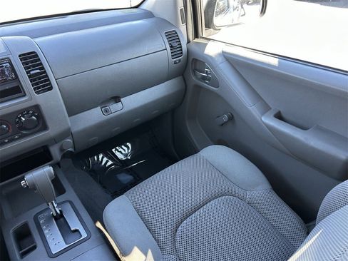Used 2008 Nissan Frontier SE image 21