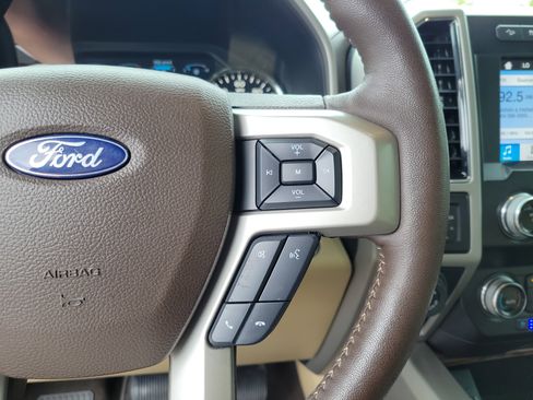 Used 2019 Ford F150 Lariat w/ Equipment Group 502A Luxury image 13