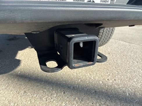 Used 2024 Jeep Gladiator Sport image 8