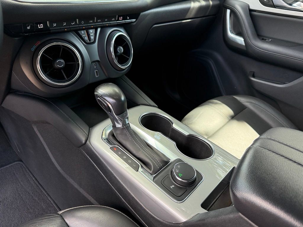 Used 2019 Chevrolet Blazer LT FWD image 13
