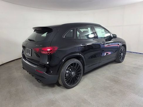 New 2026 Mercedes-Benz GLA 35 AMG 4MATIC image 4
