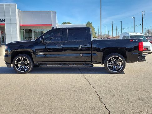 Used 2018 Chevrolet Silverado 1500 LT w/ LPO, Black Pack image 2