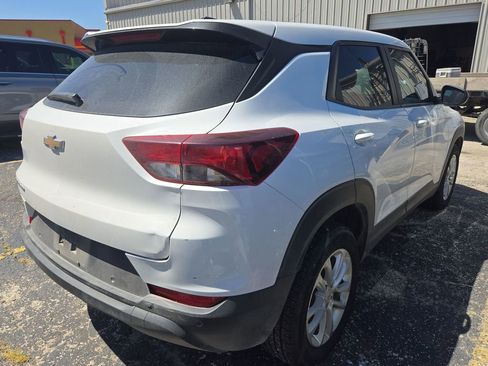 Used 2025 Chevrolet TrailBlazer LS w/ LS Convenience Package image 2