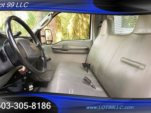 Used 2004 Ford F350 2WD Regular Cab DRW Super Duty image 2