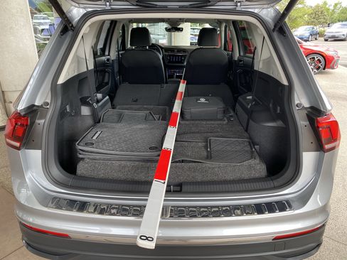 Certified 2023 Volkswagen Tiguan SE w/ Panoramic Sunroof Package FWD image 21