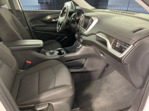 Used 2024 GMC Terrain SLE FWD image 16