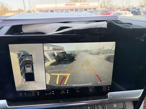 Used 2025 Chevrolet Silverado 1500 LT image 17