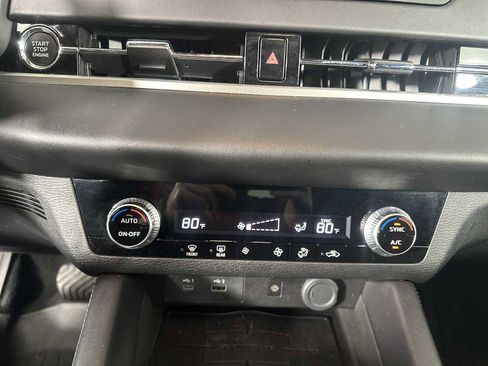 Used 2022 Mitsubishi Outlander SEL Black Edition image 18