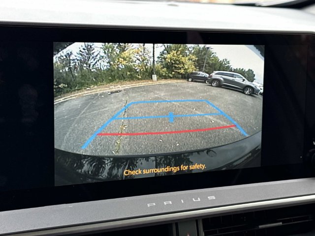 Used 2027 Toyota Prius XLE FWD image 21