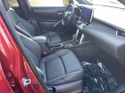 Used 2025 Toyota Corolla Cross AWD Hybrid w/ Convenience Package image 48