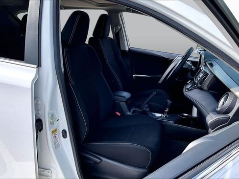 Used 2015 Toyota RAV4 XLE FWD image 8