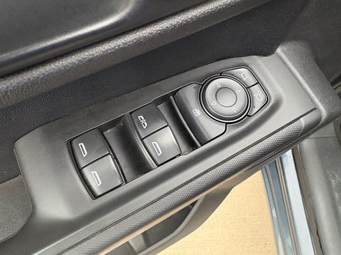 Used 2020 Chevrolet Silverado 1500 Custom w/ Custom Value Package image 14